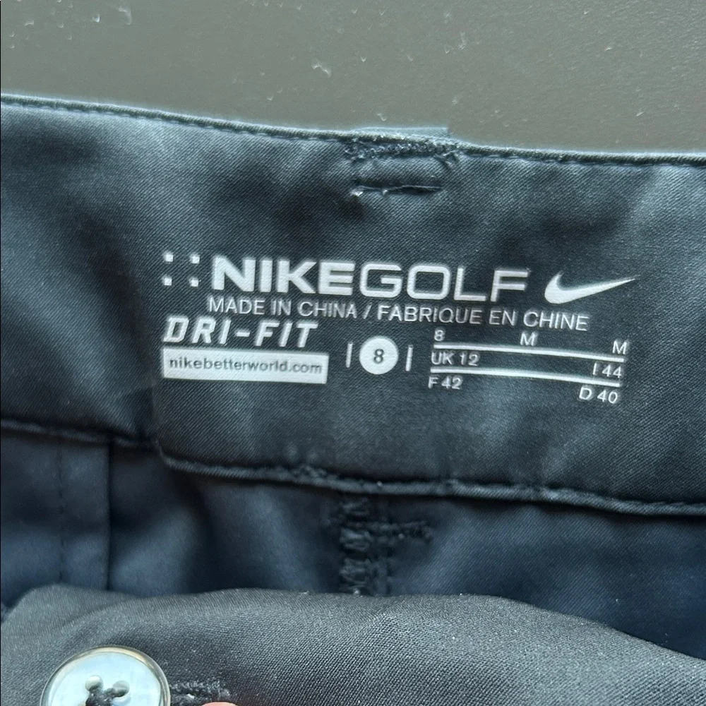 Nike Women’s Black Bermuda Golf Shorts* - Picture 2 of 6